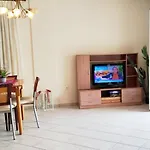 Elen Seaview Apartamento *